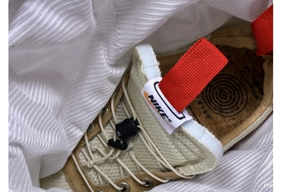 Yard Sachs' AH7767-101 - Mars Overshoe Nike 'Tom 1002